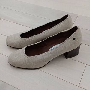 Etienne Aigner Women's Paloma Chunky Pump Heel Tan Size 7.5M